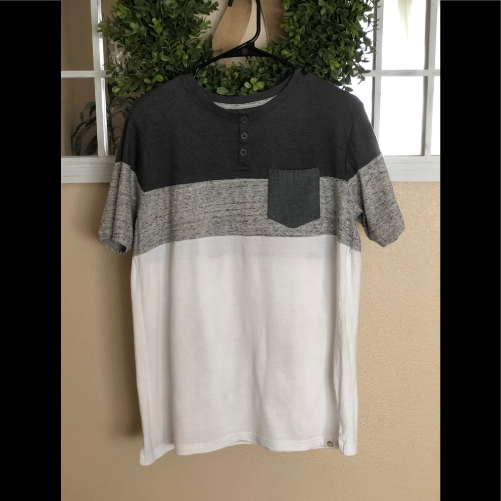 Short sleeve t-shirt